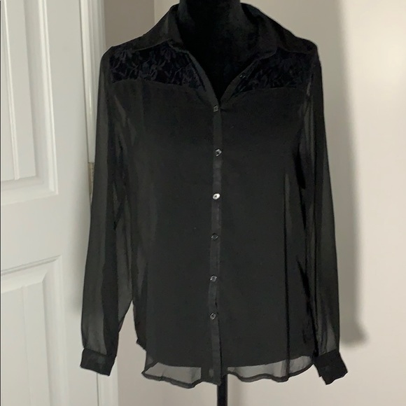 Pretty sheer blouse with lace on top NWOT - Picture 1 of 5